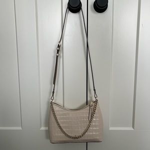 Kate spade purse, very lightly used, adjustable cross body with chain